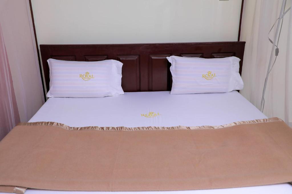 Deluxe Double Bedroom Photo Royal Park Hotel - Hotels | Jinja, Uganda Eastern Region