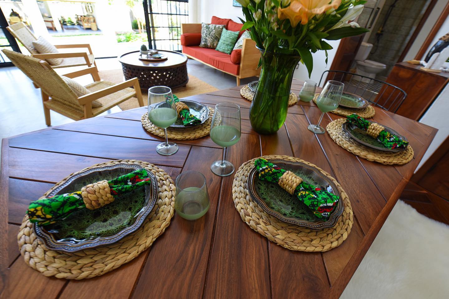 Table setup Photo Timbuktoo African Villa Hotel - Hotels | Jinja, Uganda Eastern Region