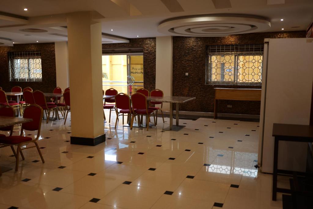 Restaurant Photo Royal Park Hotel - Hotels | Jinja, Uganda Eastern Region 1