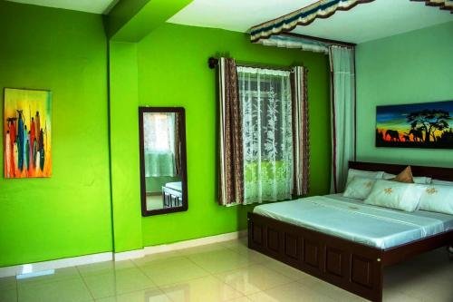 Deluxe Single Bedroom Photo Royal Park Hotel - Hotels | Jinja, Uganda Eastern Region 1