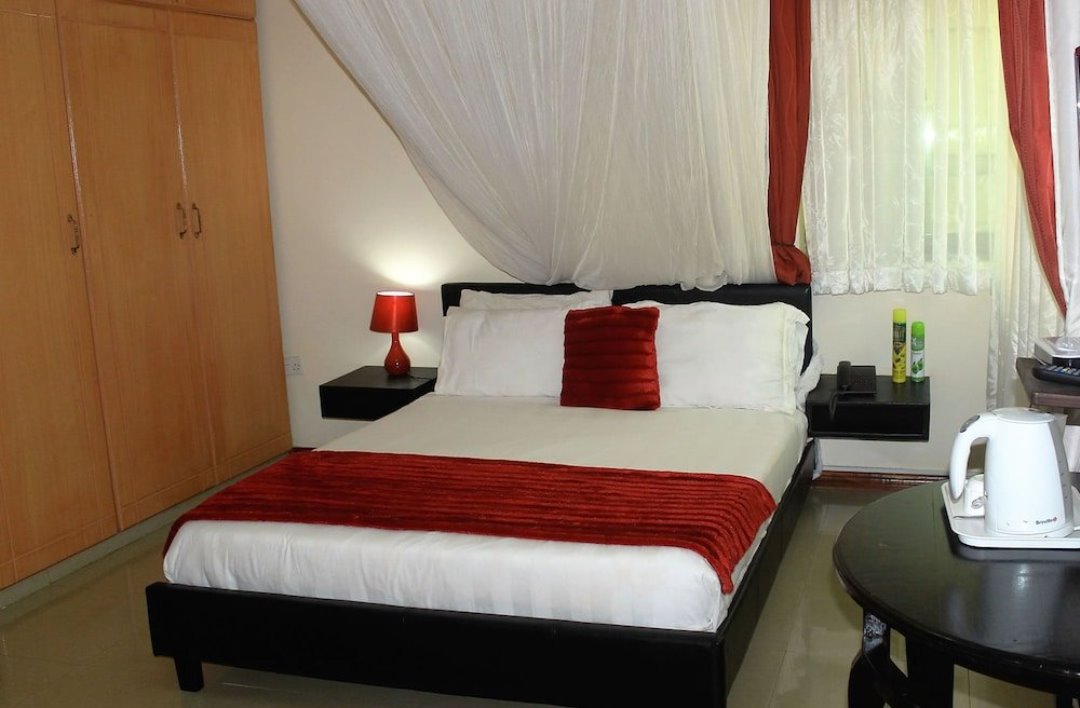 Deluxe Single Bedroom Photo Signature Hotel Apartments Jinja - Hotels | Jinja, Uganda Eastern Region 1