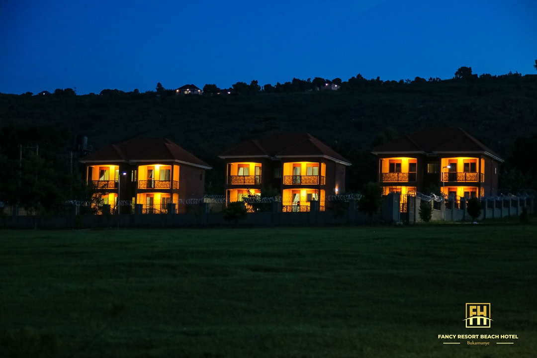 Property Exterior Photo Fancy Resort Beach Hotel Jinja - Hotels | Jinja, Uganda Eastern Region 1