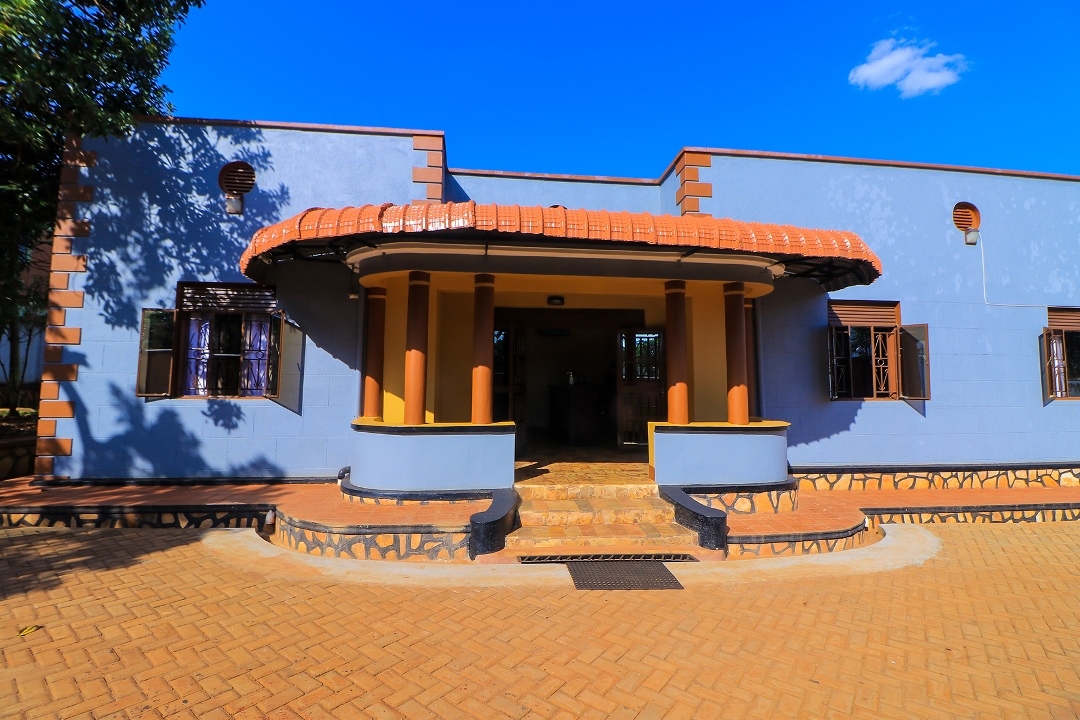 Property Exterior Photo Jinja Grand Hotel - Hotels | Uganda Eastern Region