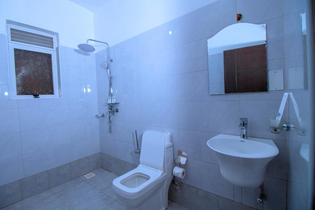 Bathroom Photo The Mansion Hotel Jinja Uganda Eastern Region