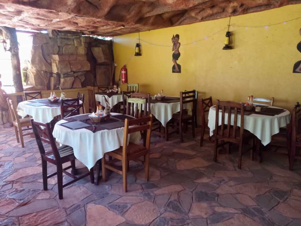 Restaurant Photo Chel and Vade Cottages, Jinja Uganda Eastern Region