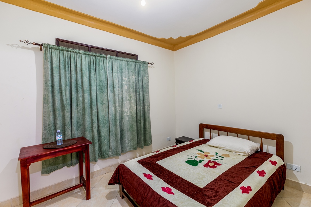 Executive suite Bedroom Photo Airport Side Hotel Entebbe, Uganda Central Region 1