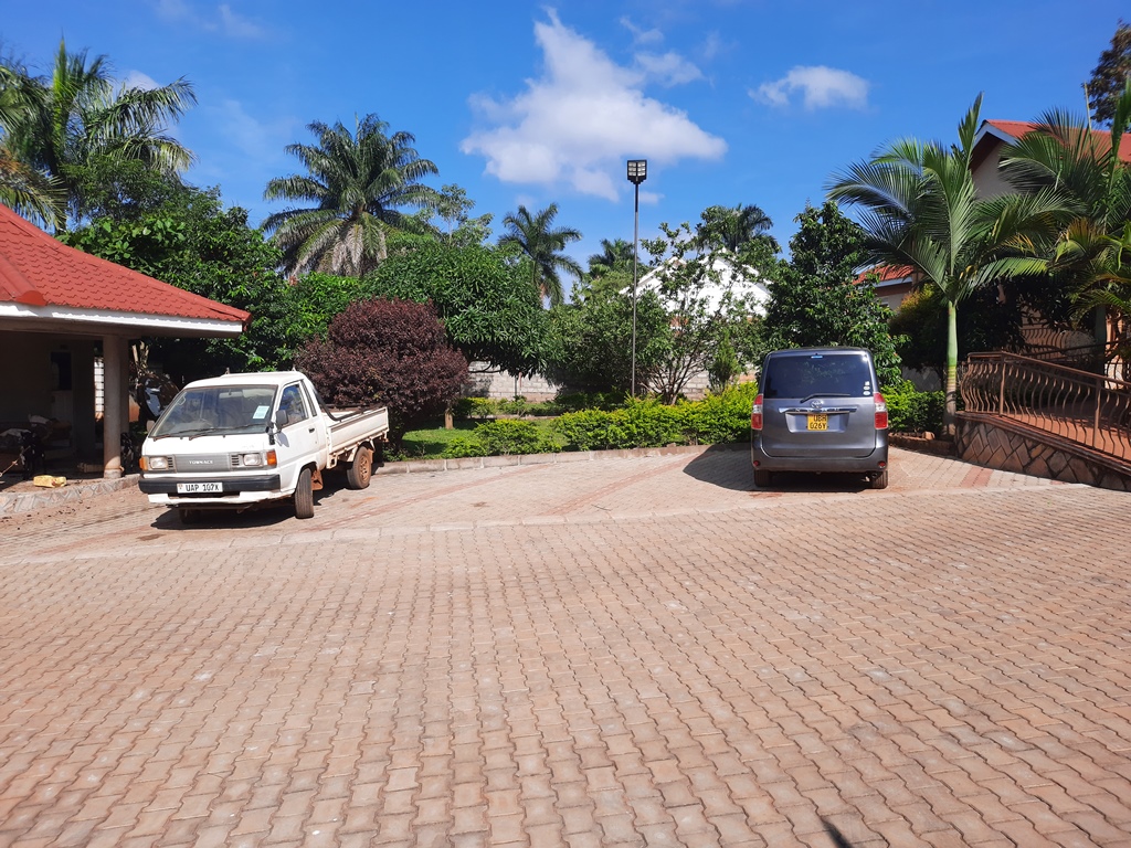 Parking Photo Airport Side Hotel Entebbe, Uganda Central Region
