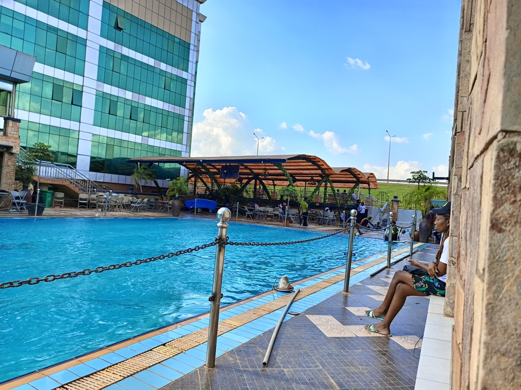 Outdoor swimming pool Photo Hotel La Grande Kampala - Uganda Central Region 1