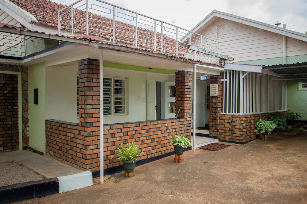 Property Exterior Photo Emirina Travel Hotel - Hotels | Jinja, Uganda Eastern Region