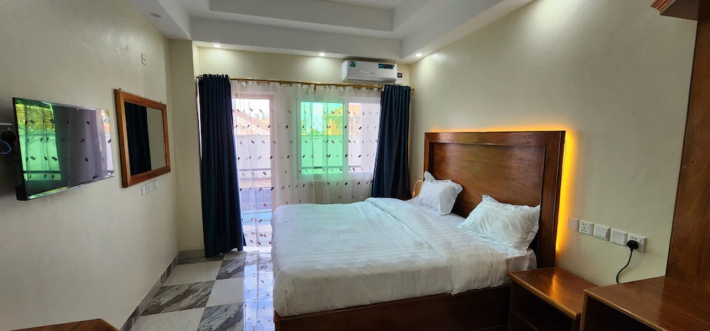 Deluxe Double Bedroom Photo Pulickal Heights Hotel Entebbe, Uganda Central Region 1