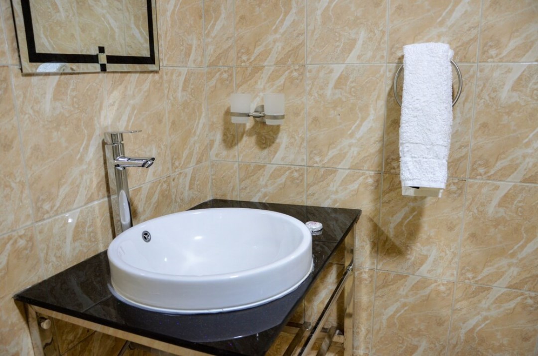Hand wash basin photo Igar Plaza Hotel , Jinja, Uganda Eastern Region