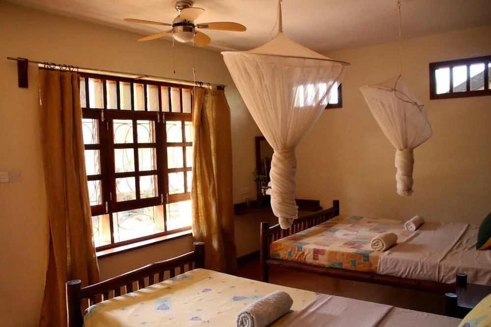 Budget Double Bedroom photo Surjios Guesthouse Jinja, Uganda Eastern Region 1