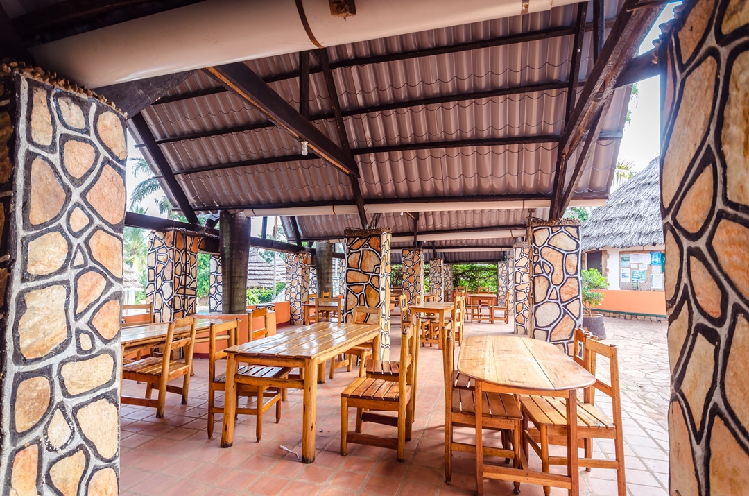 Restaurant Photo Kingfisher Safaris Resort Hotel - Hotels | Jinja, Uganda Eastern Region