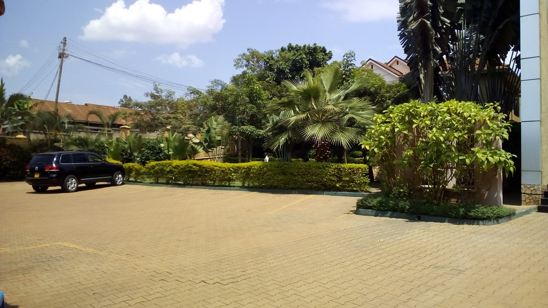 Parking area Photo Sheron Hotel Kampala - Uganda Central Region