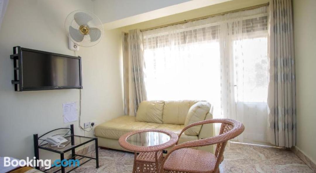 Living area Photo Jinja Safari Hotel, Uganda Eastern Region