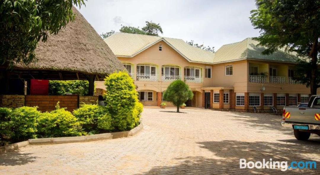 Property Exterior Photo Jinja Safari Hotel, Uganda Eastern Region 1