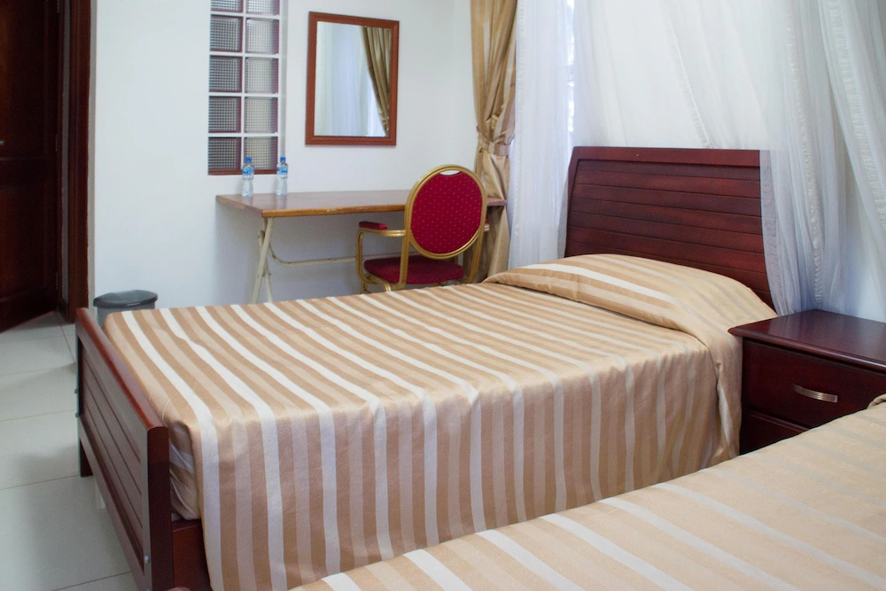 Standard Twin Bedroom Photo Sheron Hotel Kampala - Uganda Central Region