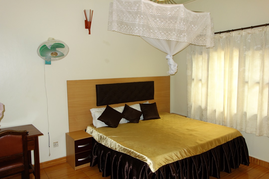 Deluxe Double Bedroom photo Bridge Way Guest House Jinja, Uganda Eastern Region