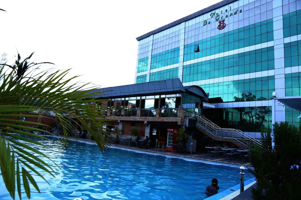 Outdoor swimming pool Photo Hotel La Grande Kampala - Uganda Central Region