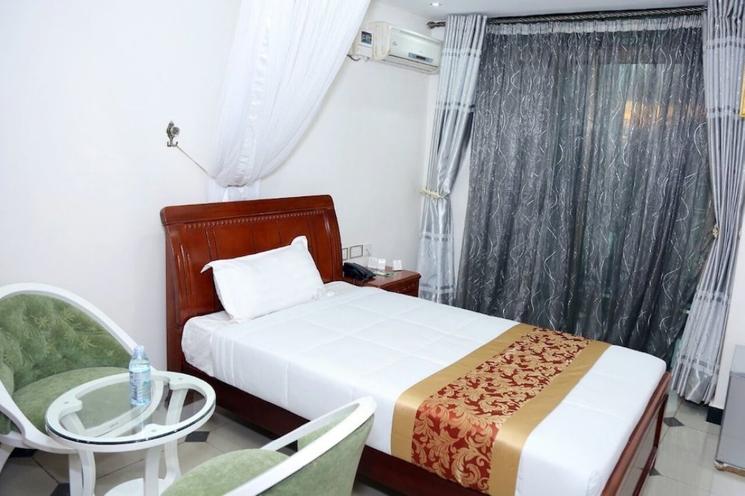 Single Bedroom Hotel La Grande Kampala - Uganda Central Region