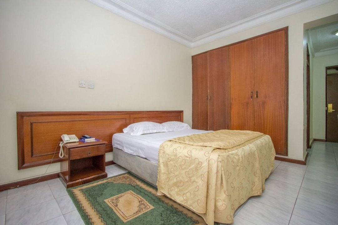 Single Bedroom Photo Holiday Express Hotel Kampala, Uganda Central Region