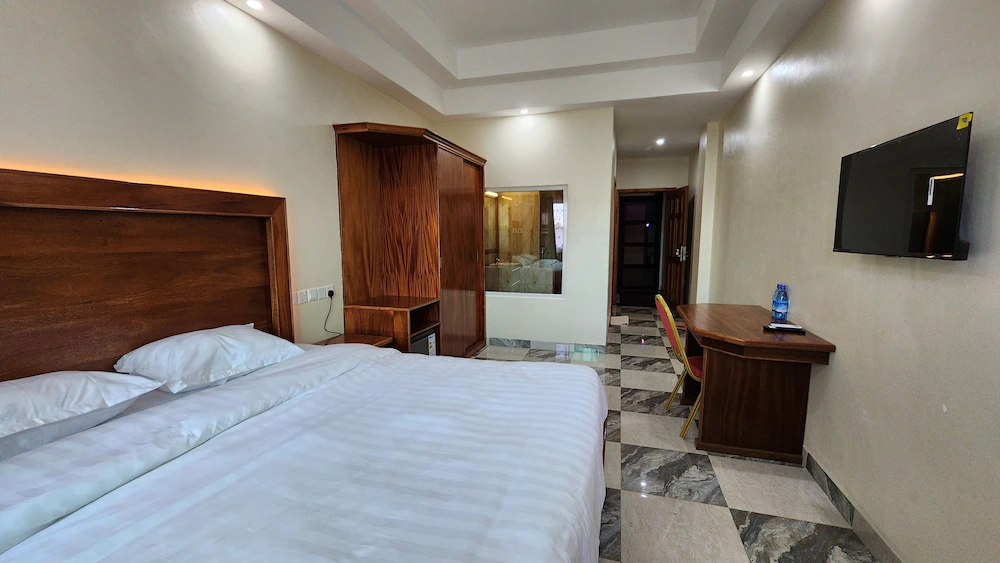 Deluxe Double Bedroom Photo Pulickal Heights Hotel Entebbe, Uganda Central Region