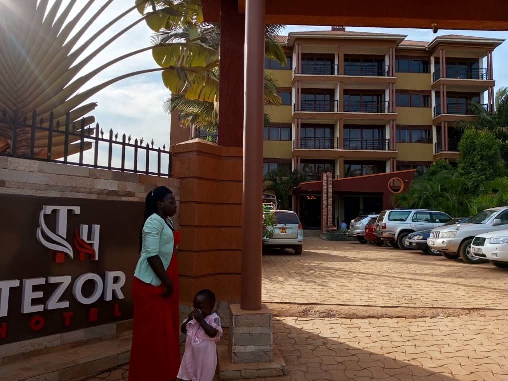 Property Exterior Photo Tezor Hotel Entebbe, Uganda Central Region