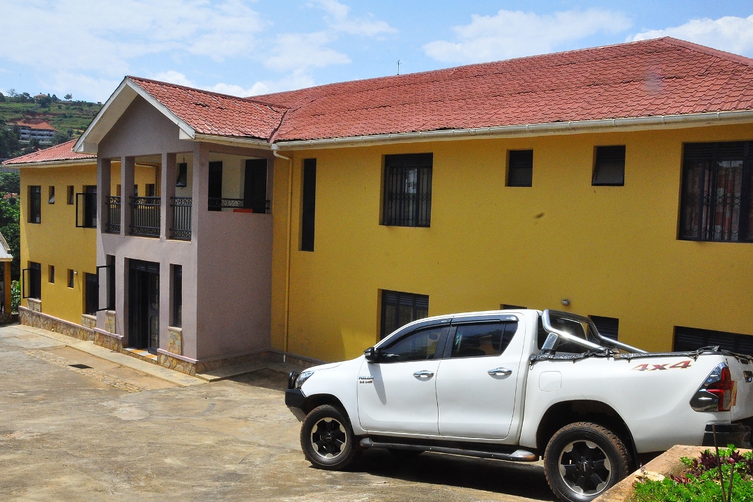 Parking Photo Namulanda Motel Entebbe, Uganda Central Region