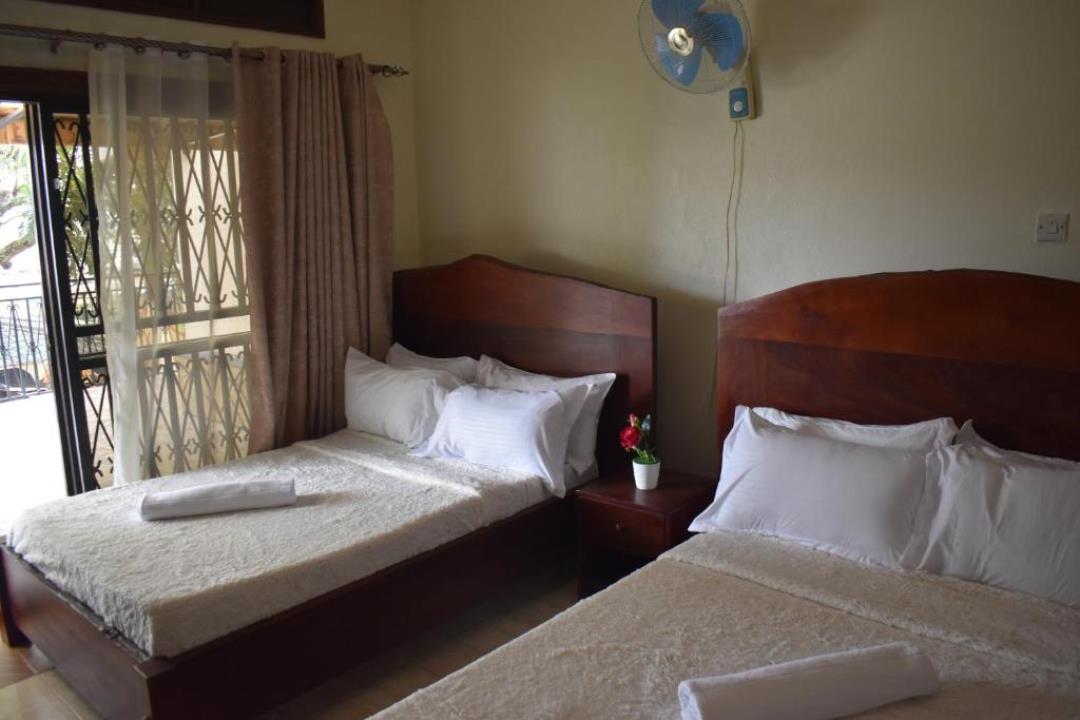 Twin Bedroom Photo 7 Days Hotel Entebbe, Uganda Central Region 1