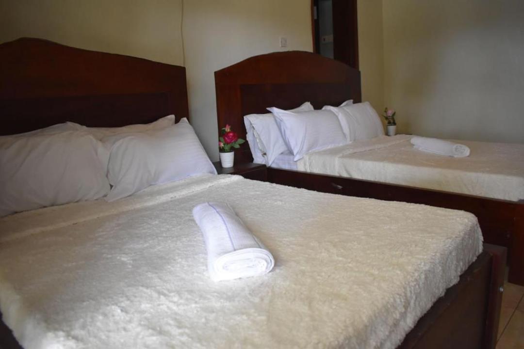 Twin Bedroom Photo 7 Days Hotel Entebbe, Uganda Central Region