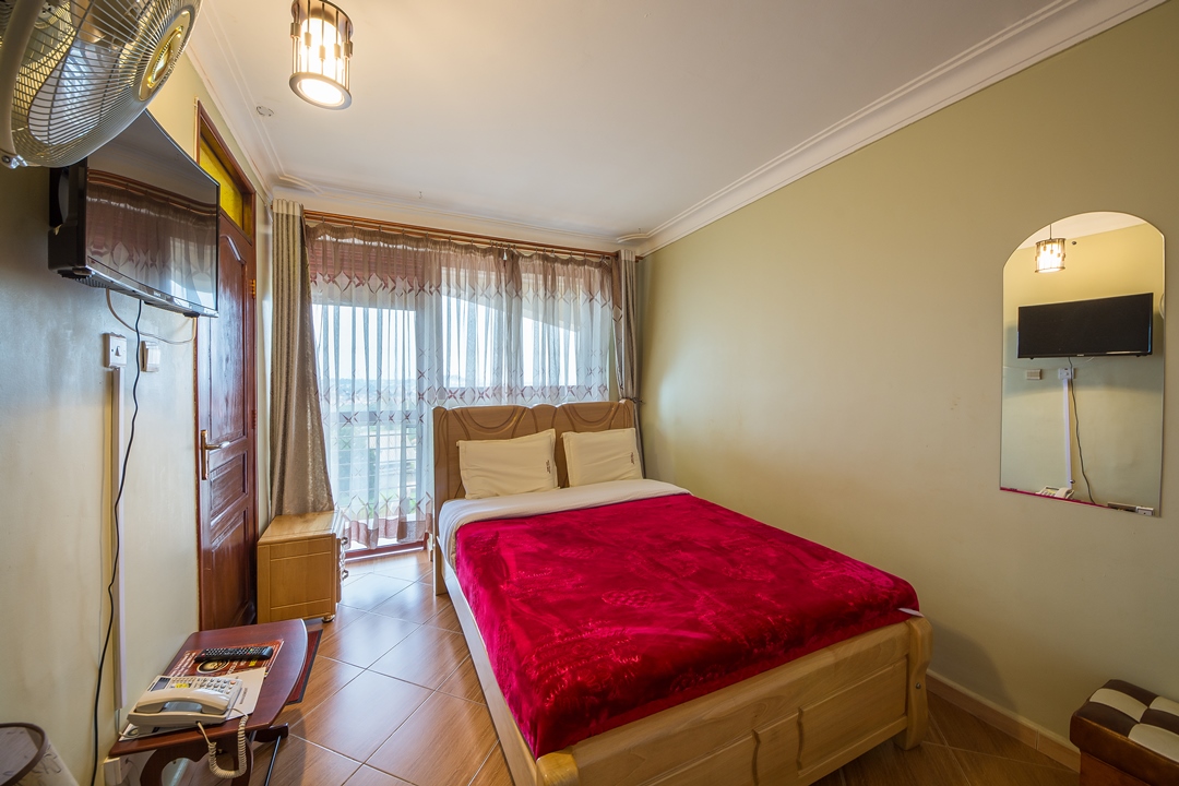 Single Bedroom Photo Chocolate Luxury Hotel Kampala - Uganda Central Region