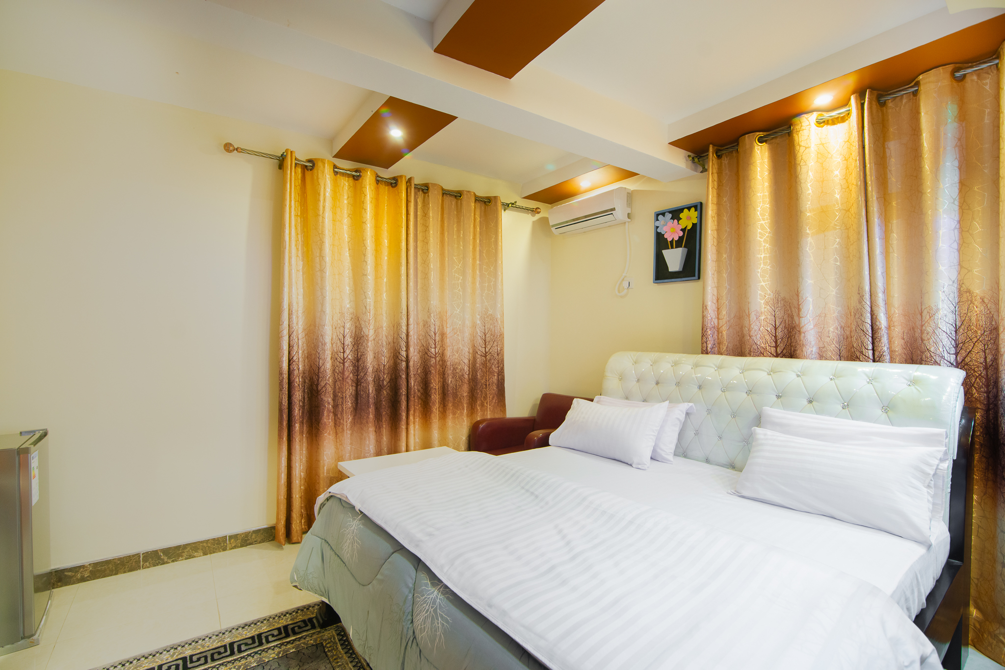 Standard Bedroom Photo Warmers Hotel Entebbe, Uganda Central Region
