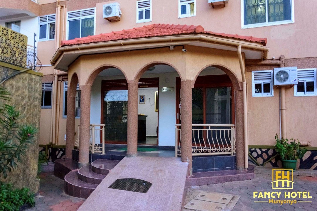 Property Exterior Photo Fancy Hotel Munyonyo Kampala, Uganda Central Region 1