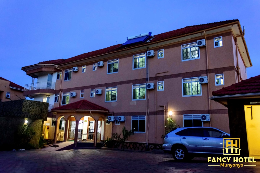 Property Exterior Photo Fancy Hotel Munyonyo Kampala, Uganda Central Region