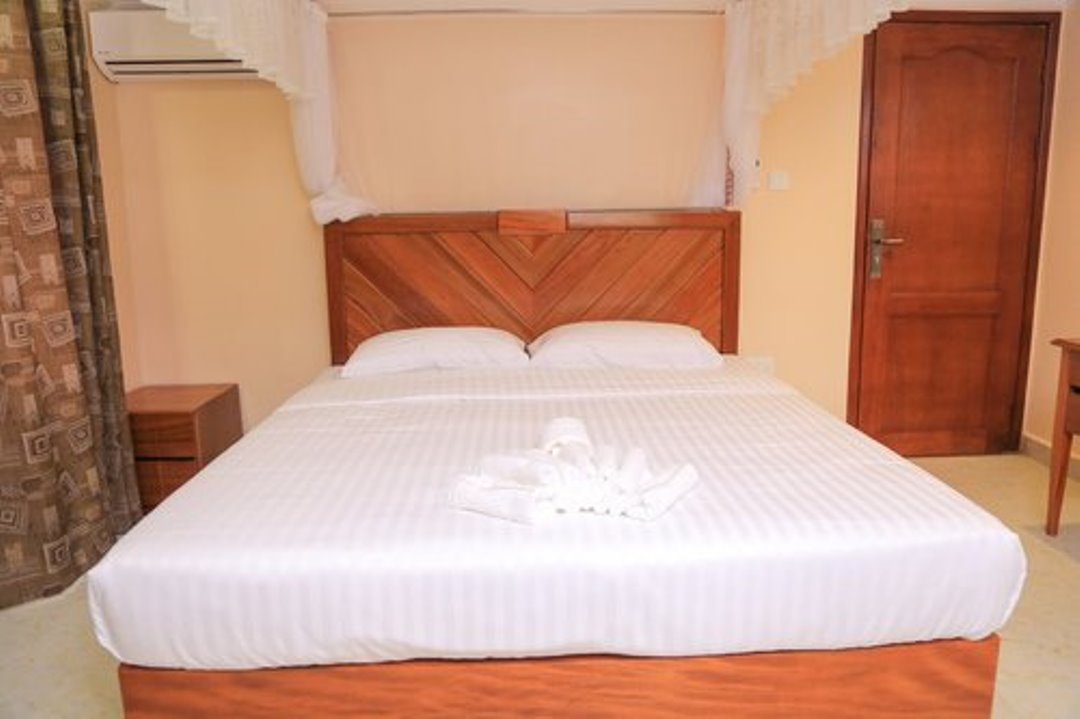 Executive Double Bedroom Photo Emmaus Guest House Kampala - Uganda Central Region