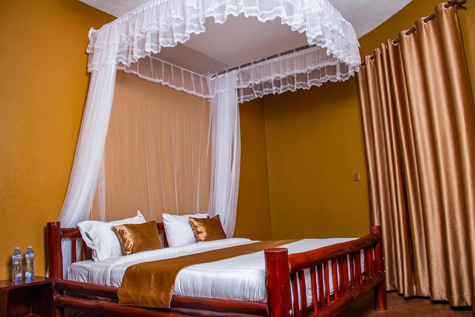 Double Bedroom Cottage Photo Mzuri Africa Hotel Mukono Uganda Central Region