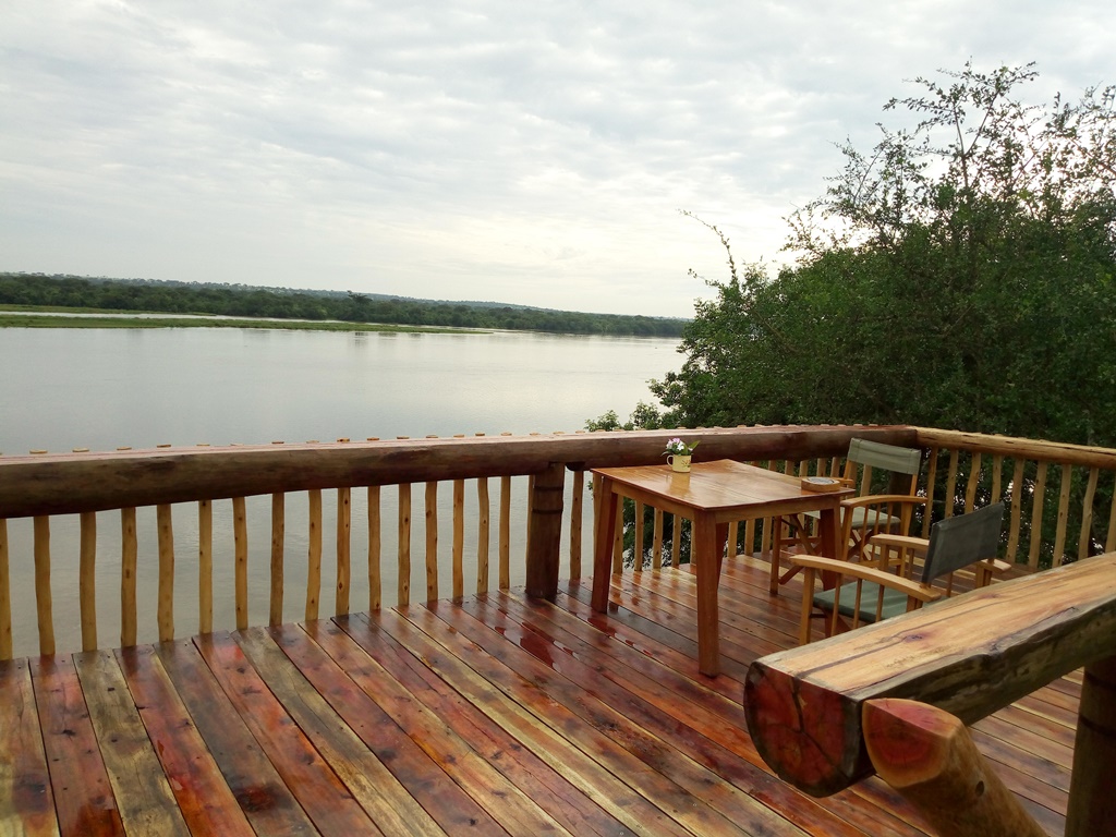 Terrace restaurant Photo Faultfree Safari Motel Entebbe, Uganda Central Region