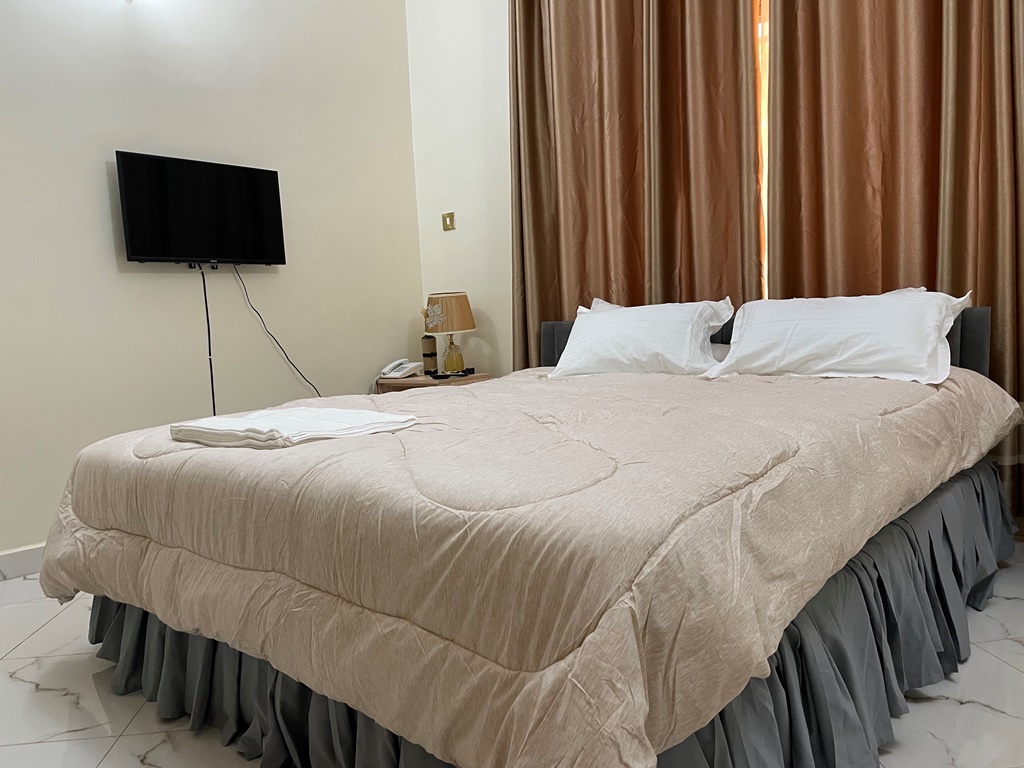 Deluxe Double Bedroom Photo Jaffa Suites Kampala Uganda Central Region