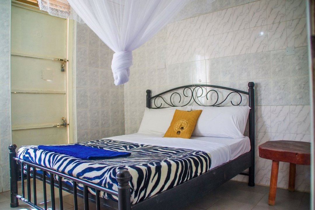 Standard Double Bedroom Photo Hotel Alvers Mukono, Uganda Central Region 1