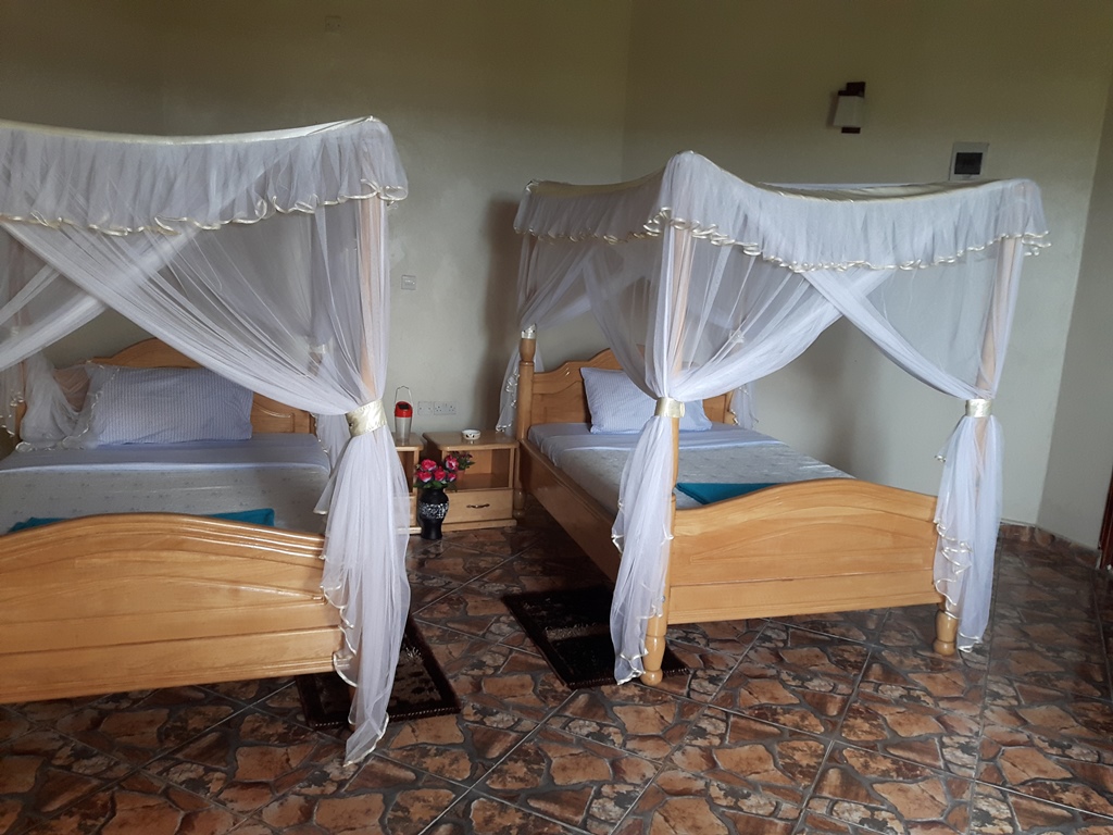 Twin Bedroom Photo Park Side Safari Lodge Pakwach Uganda Northern Region 2