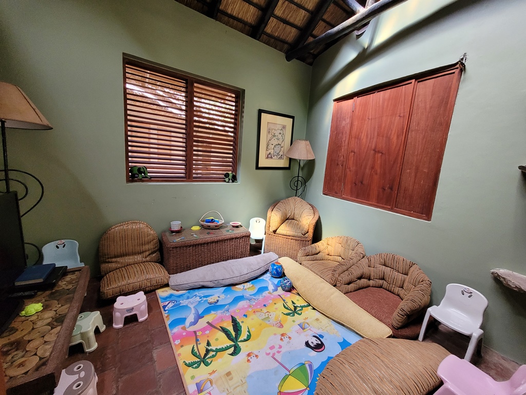 Living area Photo Sambiya River Lodge Masindi Uganda Western Region Region