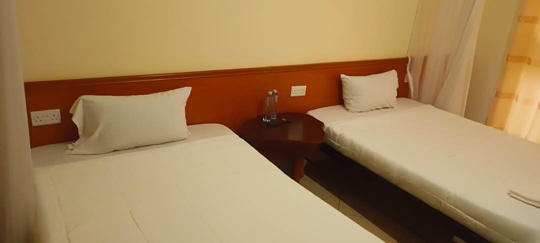 Twin Bedroom Photo Hotel Alvers Mukono, Uganda Central Region