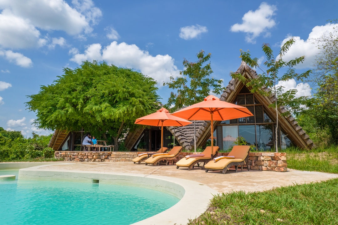 Outdoor swimming pool Photo Nile Safari Lodge, Uganda North Western Region