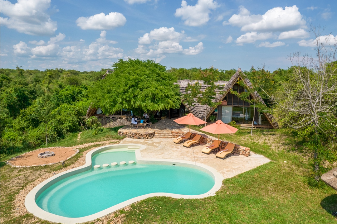 Outdoor swimming pool Photo Nile Safari Lodge, Uganda North Western Region 1