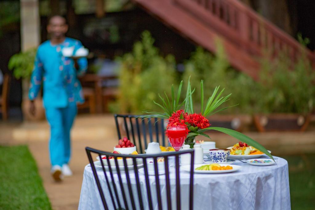 Table setup Photo Humura Resort Kampala, Uganda Central Region