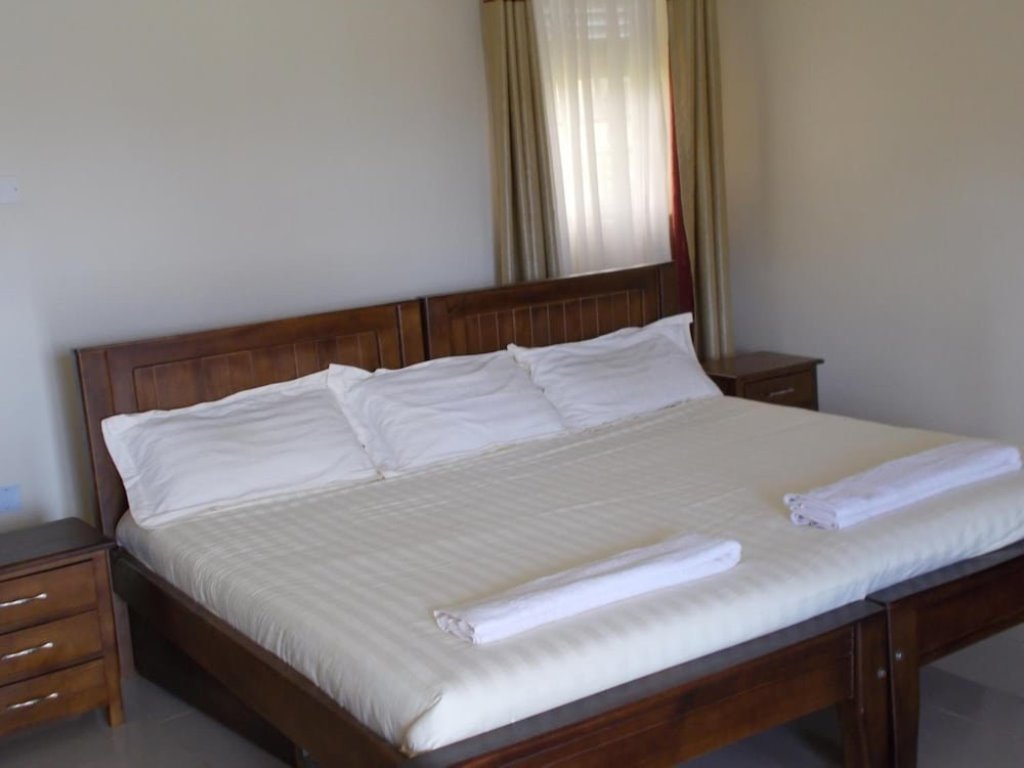 Standard Double Bedroom Photo Country Inn Hotel Masindi Uganda Central Region 1