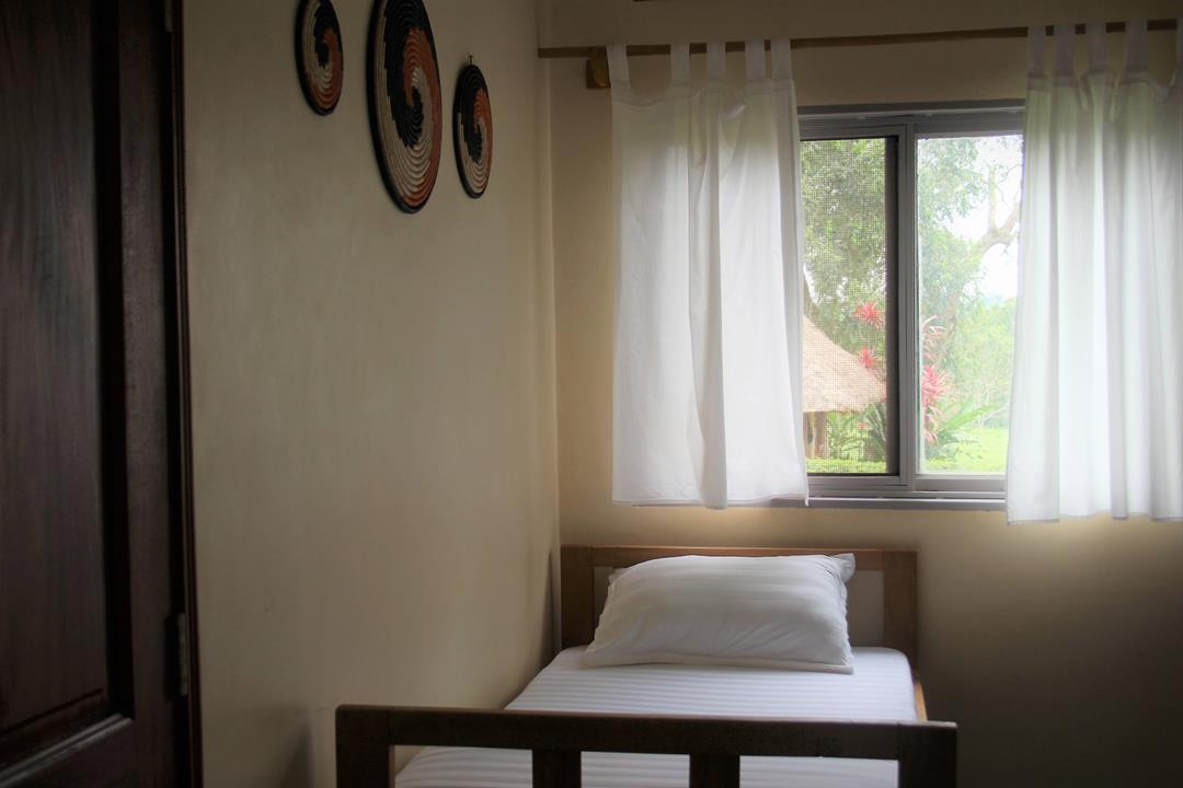 Single Standard Bedroom Photo Bushbaby Lodge Mukono - Hotel Mukono, Uganda Central Region 2