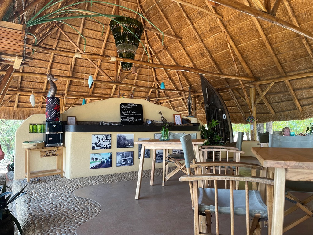 Bar Photo Murchison River Lodge, Uganda North Western Region