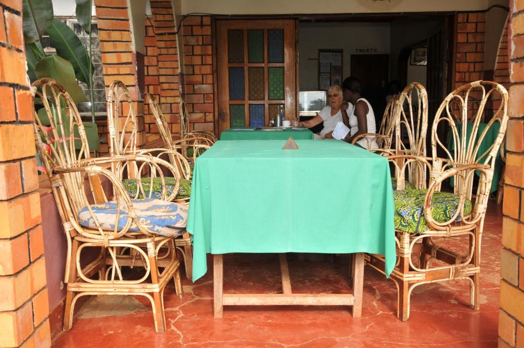 Restaurant Photo New Court View Hotel Masindi Uganda Central Region 1