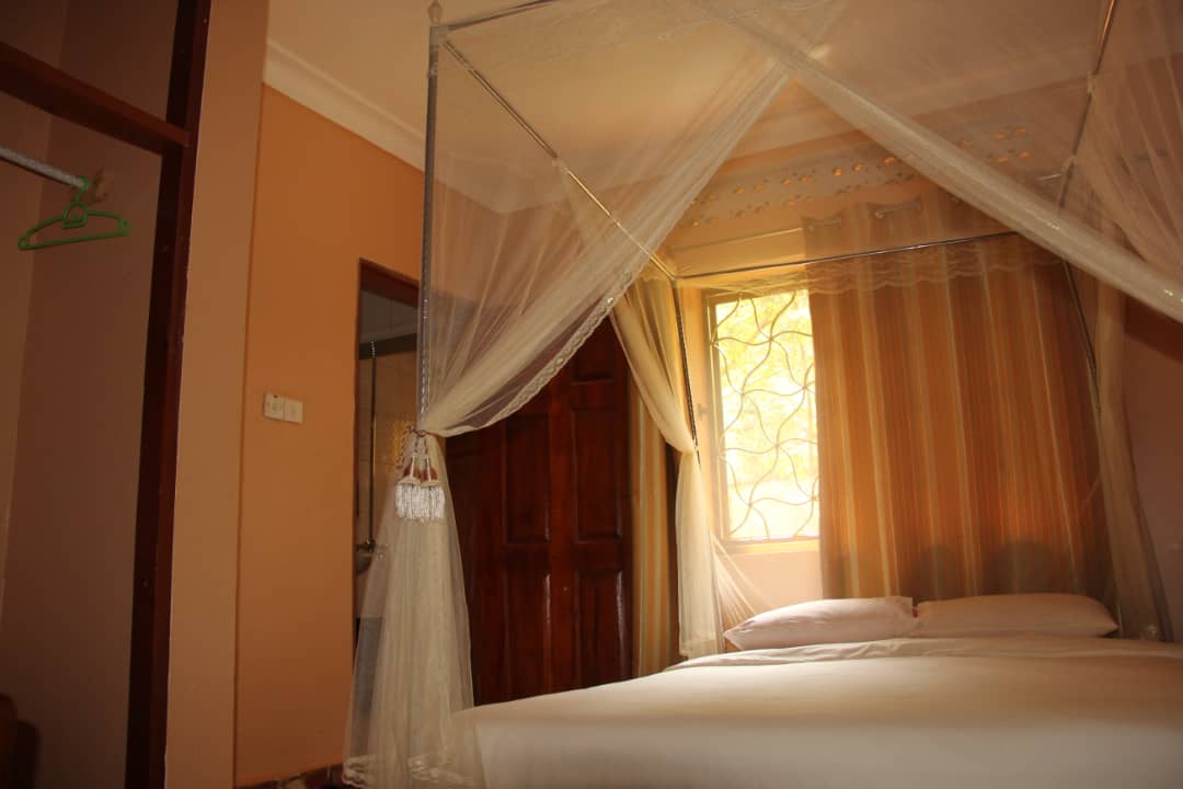 Deluxe Double Bedroom Photo Saltek Forest Cottages Masindi Uganda Western Region Region 1